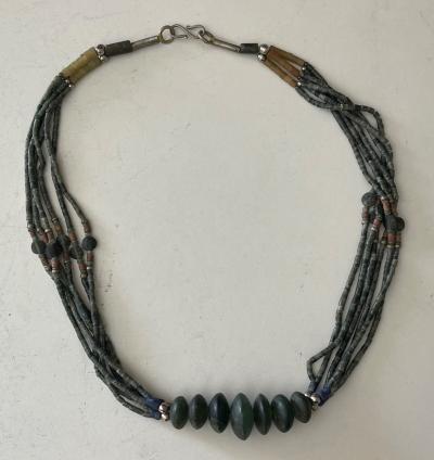 Pakistan collier tribal ancien multi rangs pierres R�gion Swat   Indus 1900 1930