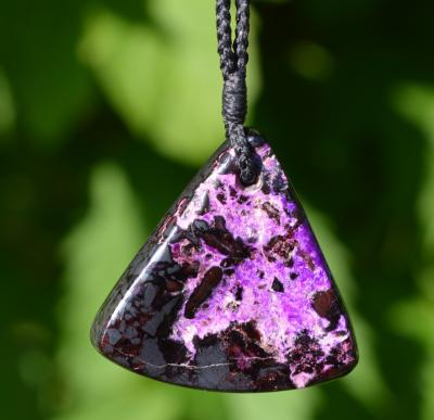 Sugilite 90 carats   pendentif freeform poli pierre naturelle   Afrique du Sud