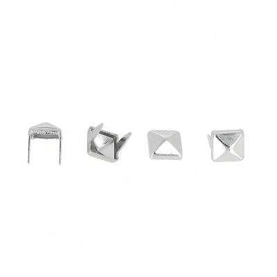 Lot de 100 clous � griffes   Forme pyramide   7mm