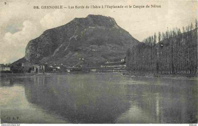 Carte Postale   38   Grenoble   Les Bords de l'Is�re � l'Esplanade et le Casque