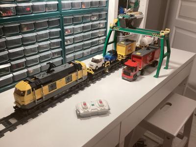 Lego 7939 Cargo train (Powered Up)