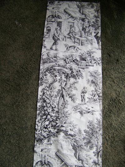 COUPON DE TISSU  JOUY DIFFERENTS MOTIFS NOIR FOND BLANC    30 cm x 500 cm   J 35