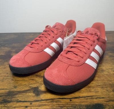 Adidas Gazelle JR6295 Crew Red White Carbon Suede   Neuf Bo�te |