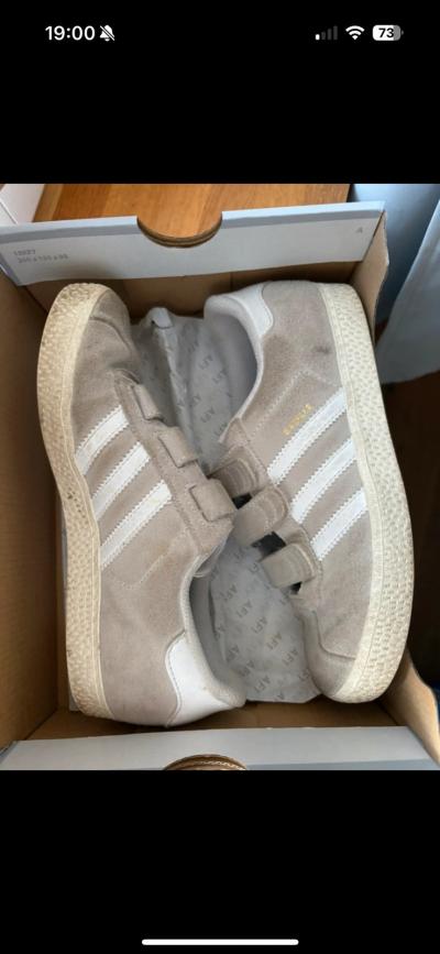 Adidas Gazelle grises � scratch   Taille 34   Tr�s bon �tat