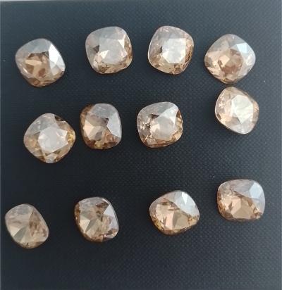 lot de 12 cabochons carr� 12 mm en cristal dor� swarovski   ancien stock