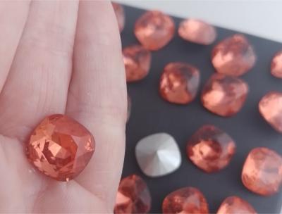lot de 25 cabochons carr� 12 mm en cristal orang� swarovski   ancien stock