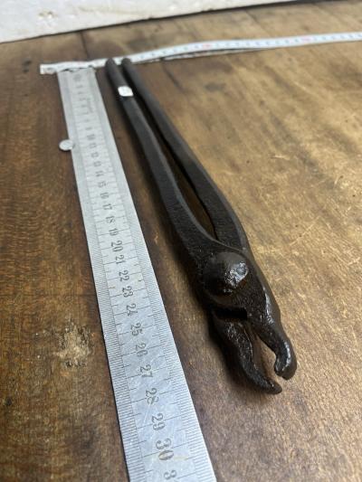 outil ancien fer forg� pince de forge old tool Forgeron Chaudronnier R�f 26-2896