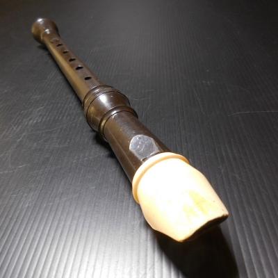 Vintage Brown White Wind Instrument Flute 203 E Made In JAPAN N7964