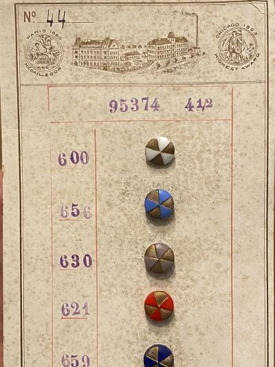 Couture & Plaquette de Boutons & Vers 1900-1930 & Mode & Ancien & France