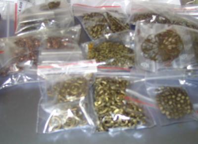 lot de  de 2.5kg d'appr�ts pour cr�ation de bijoux couleur bronze( voir d�tail)