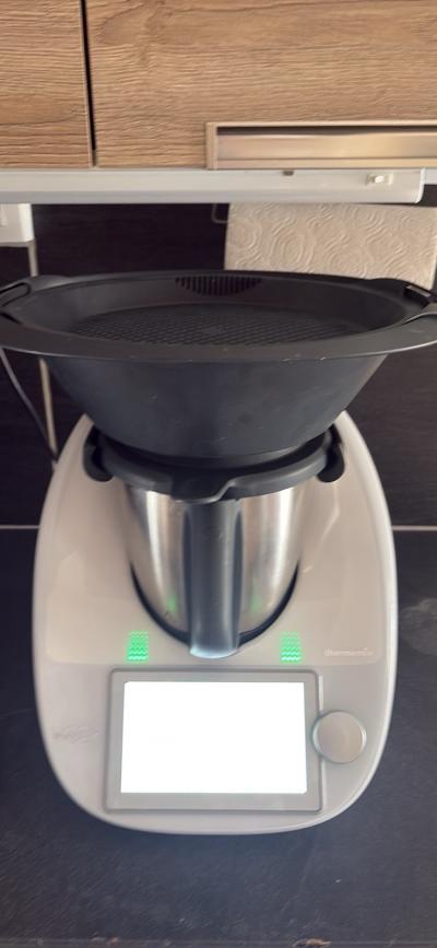 Robot De Cuisine Multi Fonctions .