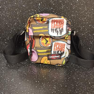 Sacoche Sac Bandouli�re Eastpak Limited �dition Zombie Flesh Eaters Collector