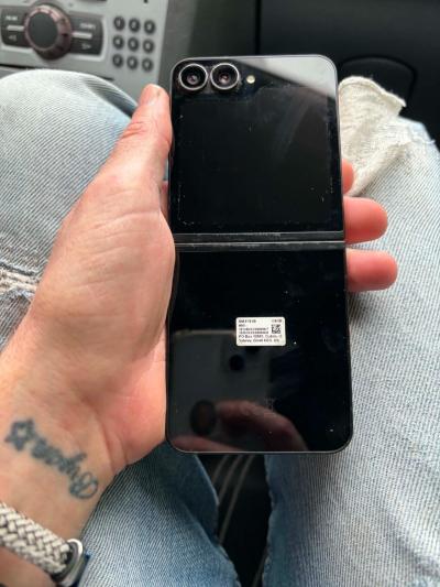 Samsung z flip 7 fe comme neuf