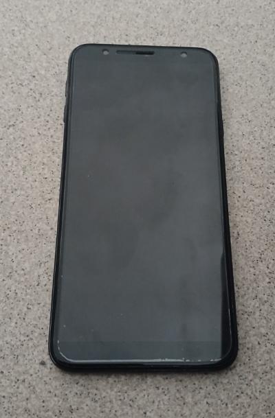 Samsung Galaxy J4    32 Go   Noir (Double SIM) avec chargeur