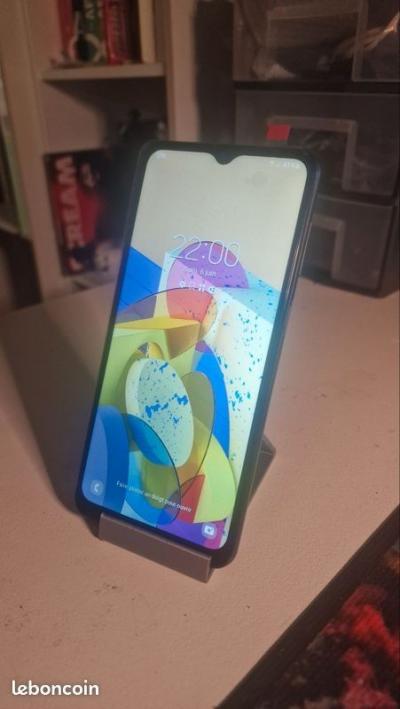 Samsung Galaxy A12 64 Go Noir  Fonctionne parfaitement