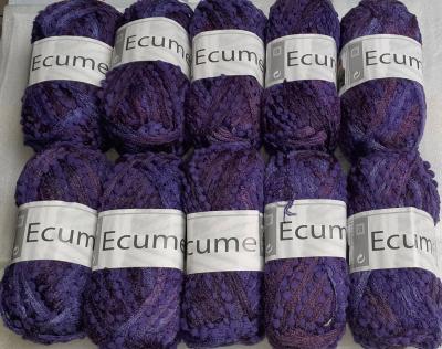 1 pelote �cume de 150 grs cheval blanc 89 % acrylique 11 % nylon aiguilles n�6