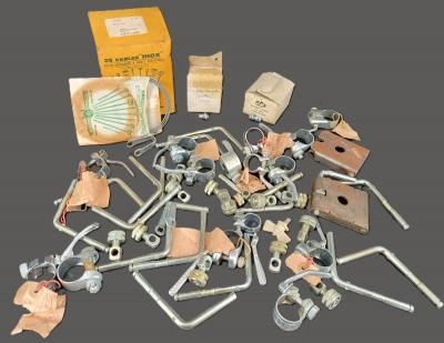 Lot pi�ces de v�los anciens c�bles vis �tau de selle �crou etc...