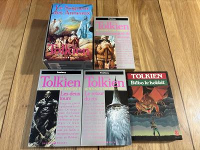 Livres Trilogie Le Seigneur des anneaux Edition Presses Pocket   Bilbo le hobbit