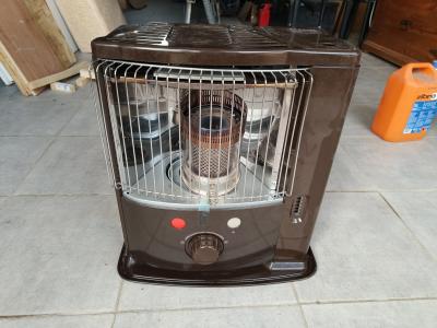 Chauffage d'appoint. po�le � p�trole Tectro R 223 C