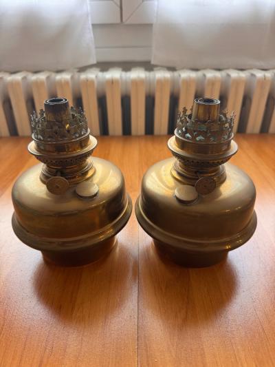 Paire lampes petrole vintage laiton dore bruleurs collection decoration