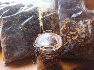 100 grammes C�pes, chanterelles & pieds de moutons s�ch�s  d'Ard�che au choix
