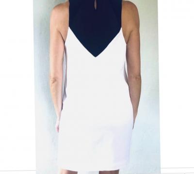 LOT 2 Robes Taille 36 de Marque Sandro-AllSaints, Blanc Noir Beige Soie Viscose