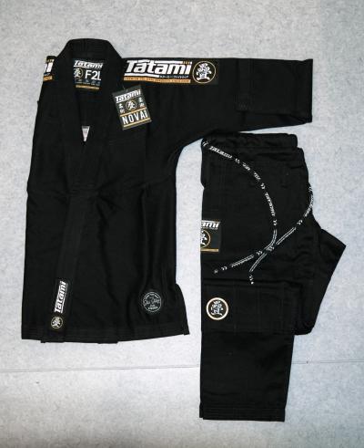 Kimono JJB Tatami, taille F2L neuf avec emballage et �tiquettes