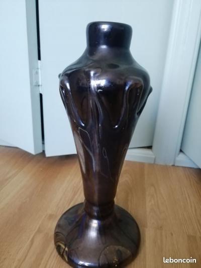 Vase en pierre sombre art decoration maison jardin salon chambre noire peint