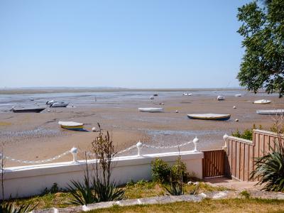 Maison+l%26egrave%3Bge-cap-ferret+240+m%26sup2%3B+8+pi%26egrave%3Bces