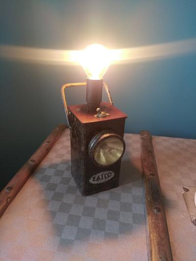 Lampe PILE EASCO ancien objet d�tourn� Cr�ation unique d�but XX �me si�cle