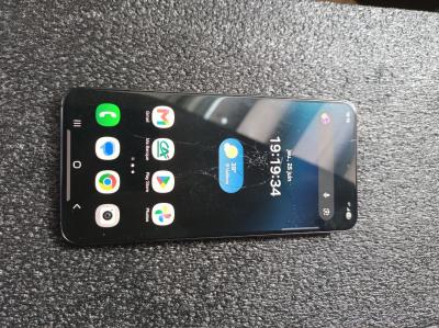 Samsung S22 128 Go US   fonctionne   vitre fissur�e