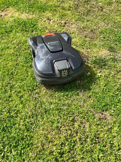 Robot tondeuse filaire Husqvarna 305