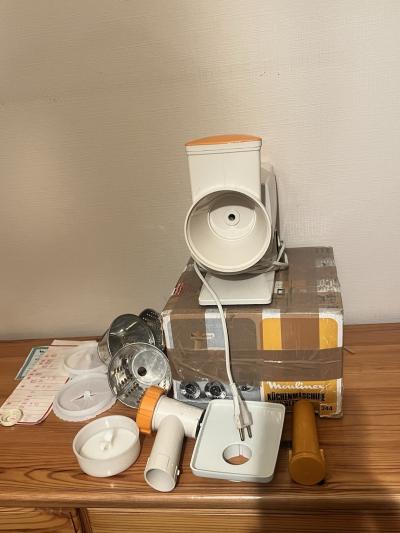 VINTAGE ROBOT MOULINEX 244 Jeannette