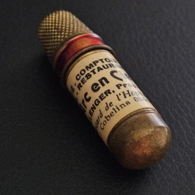 N�cessaire de couture publicitaire L'Arc En Ciel bobines aiguilles d� � coudre