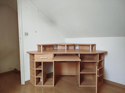 Bureau d'angle en bois, bon �tat