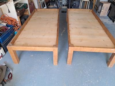 2 lits sommiers bois   id�al pour enfant ou pour canap� salon