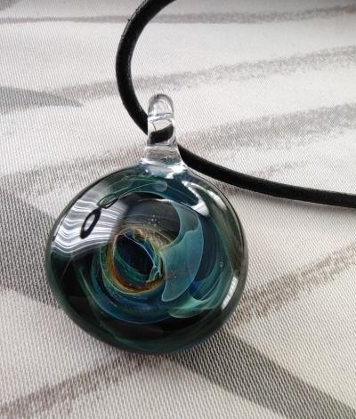 COLLIER PENDENTIF EN VERRE