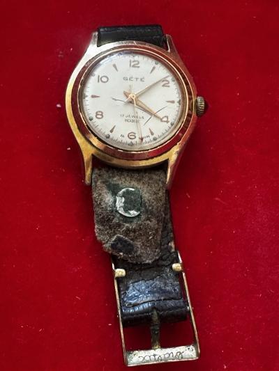 Montre GET� Suisse Vintage 17 Jewels Incabloc M�canique Homme Ann�es 1950