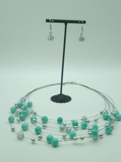 Parure de bijoux multicolore   Collier 40 45cm multi rangs et boucles d'oreilles