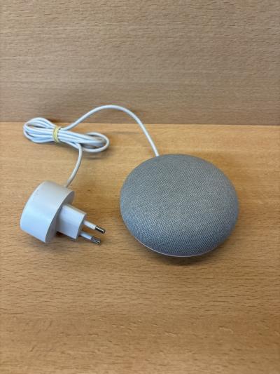 Google Home Mini enceinte connect�e grise avec adaptateur secteur