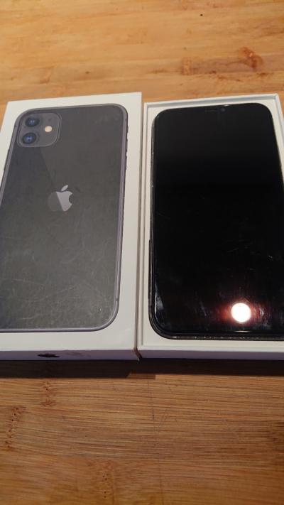 Apple iPhone 11   64Go   Noir Pour Pi�ces