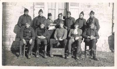 ANCIENNE PHOTOGRAPHIE MILITARIA GROUPE SOLDATS CANTONNEMENT 3E SECTION