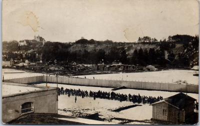 MILITARIA 14-18 CARTE PHOTO   camp prisonniers en Allemagne (a situer)