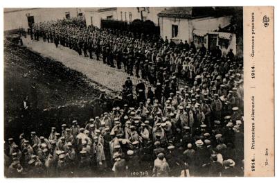 CPA Militaria   1914   Prisonniers allemands   Pub Javel Cotelle Croix
