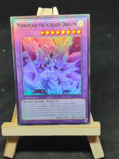 Miroirjade le Dragon de la Lame de Glace Masqu� Ultra Rare �dition Ch01