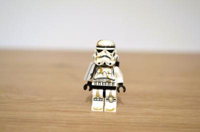 Lego Mini figurine Star wars : Sandtrooper survival backpack