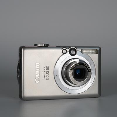 Canon IXUS 60 Digital Compact Camera Silver, SD, Case   Refurbished