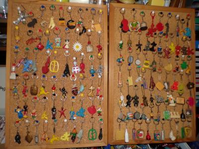 SUPERBE COLLECTION DE 130 PORTE CLEFS PETITS SUJET A VOIR