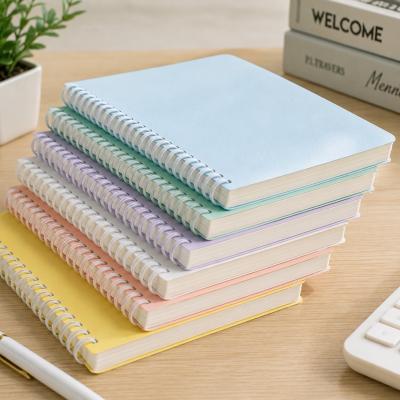 Lot de cahiers-blocs notes � spirale couverture pastel, pages � points, 180�