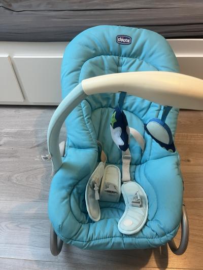 Transat B�b� Chico Bleu Avec jouets d'�veil amovible